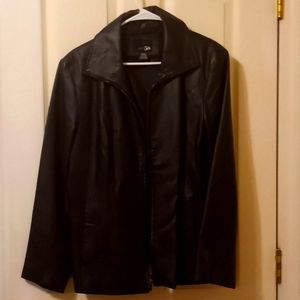 East 5th "L" black women's leather jacket, 2 side pockets. zipper closing